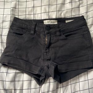 black pacsun shorts